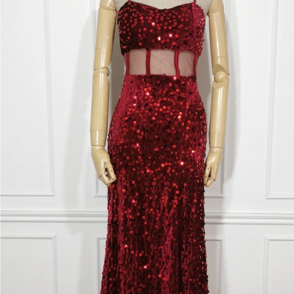 Elegant Red Sequin Evening Dress